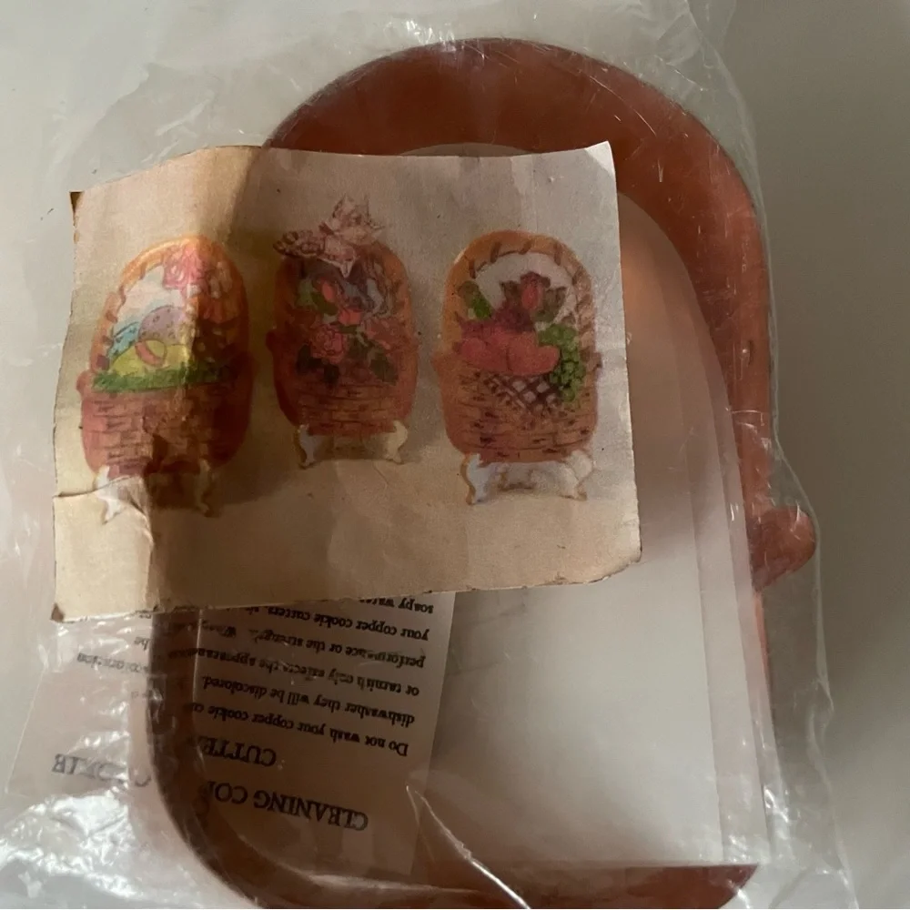 Vtg Cooper Cookie Cutters Basket Design